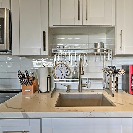 Bayfront San Diego Getaway On Boardwalk With Hot Tub Extérieur photo